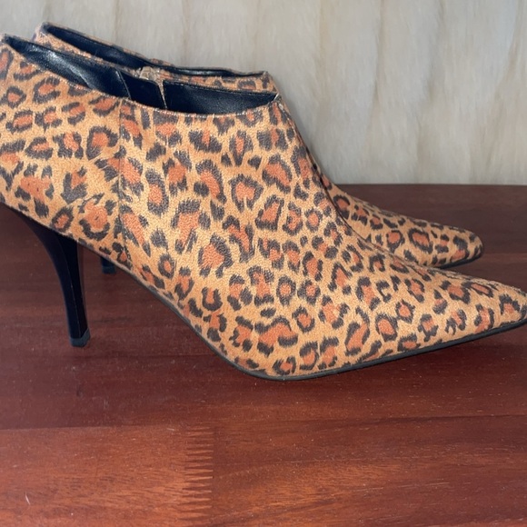 NEW Summer Rio Leopard Animal Print Ankle Booties 4” Heel Tan & Camel Size 9 - Picture 3 of 7